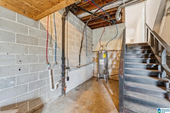 Building Photo - 1404 4th Pl NW