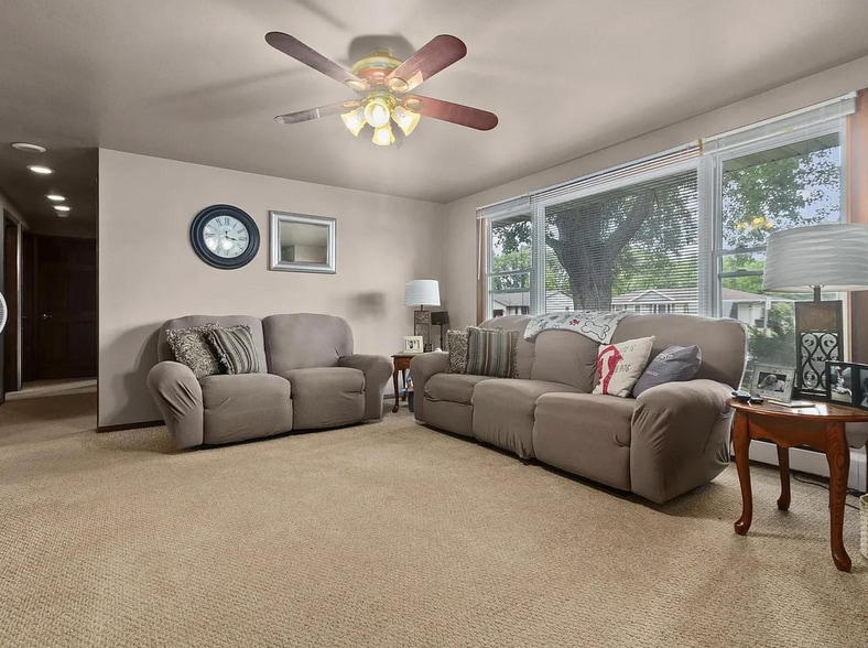 Building Photo - 1325 Cardinal Ln