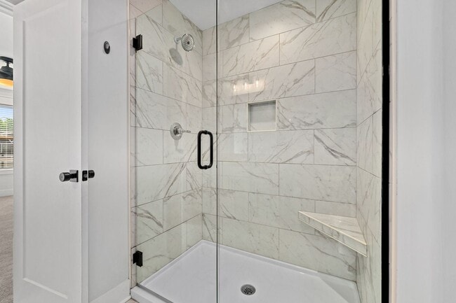 Building Photo - Lee Street B3