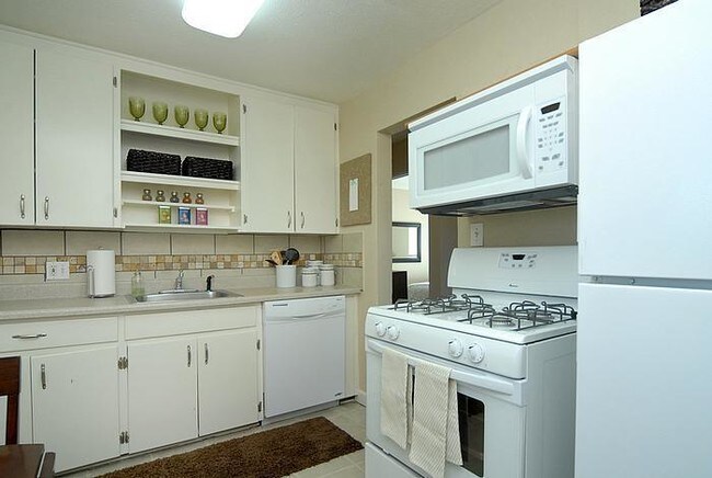 Building Photo - 1426 Clinton St