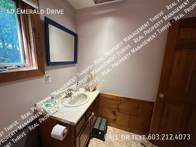 Building Photo - 40 Emerald Dr