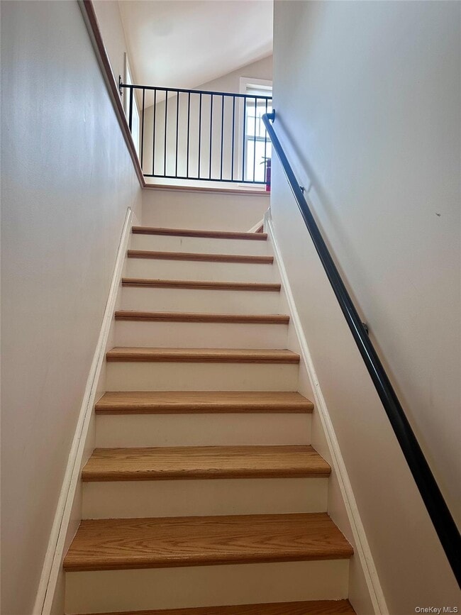 Building Photo - 12 Main St