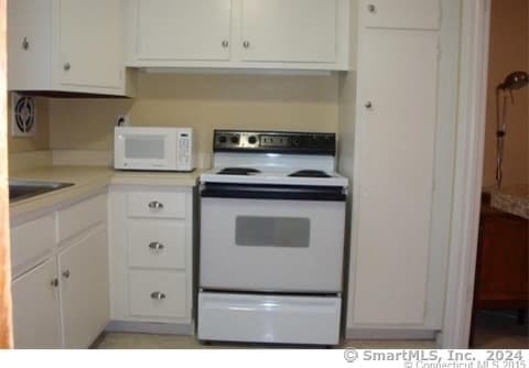 Building Photo - 55 Grandview Dr
