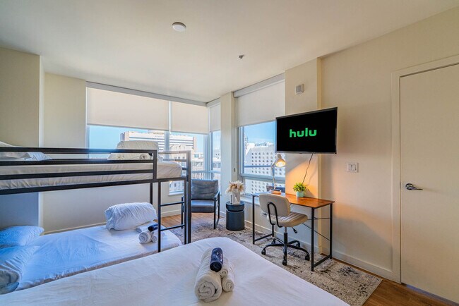 Building Photo - 44 W Monroe St