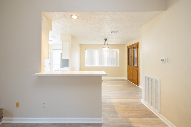 Building Photo - 2799 Wood Hollow Dr