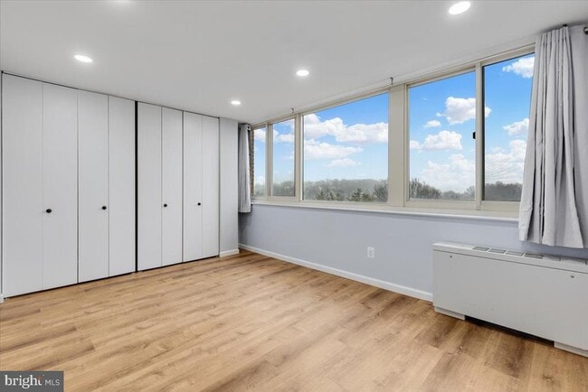 Building Photo - 4520 King St