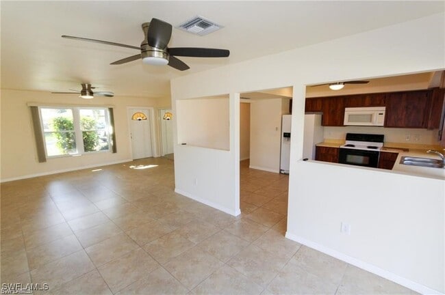 Building Photo - 1329 Torreya Cir