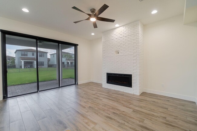 Building Photo - 5447 Starfish Rd