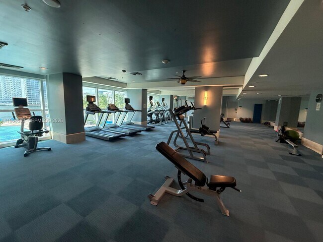 Building Photo - 1945 S Ocean Dr