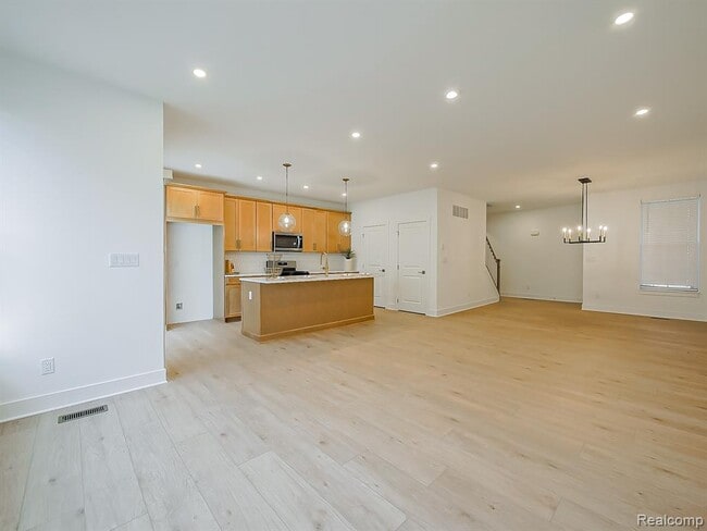 Building Photo - 41503 Breck