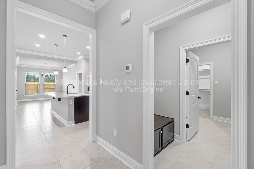 Building Photo - 189 Bon Ami Dr