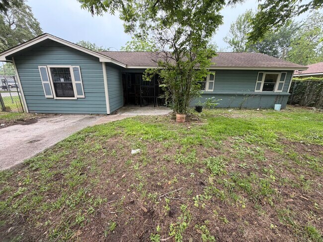 Building Photo - 222 E John Alber Rd