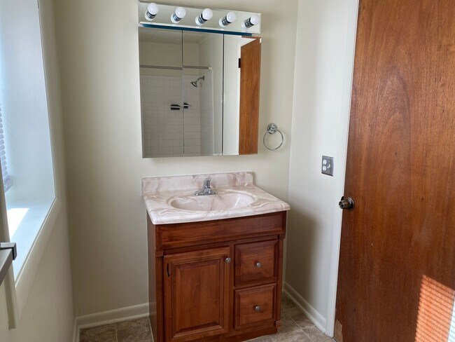 Building Photo - 632 W Orange St