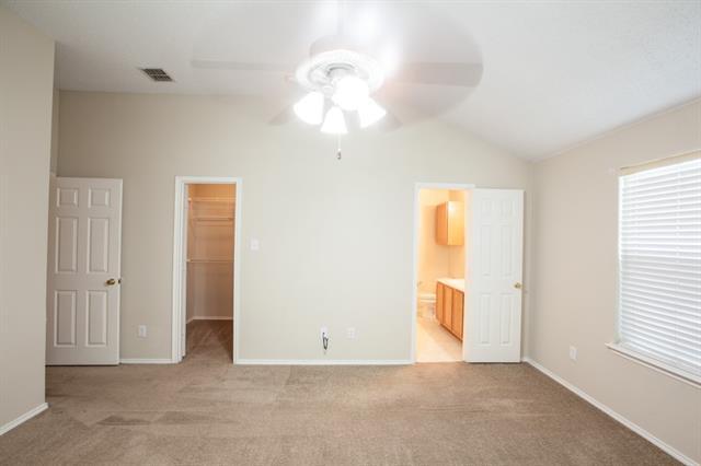 Building Photo - 1118 Water Oak Way