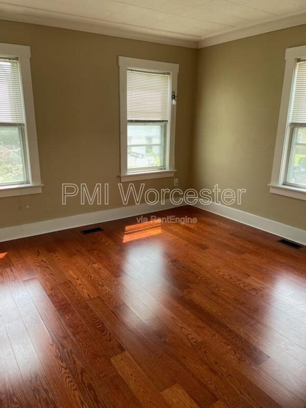 Building Photo - 174 Ingleside Ave