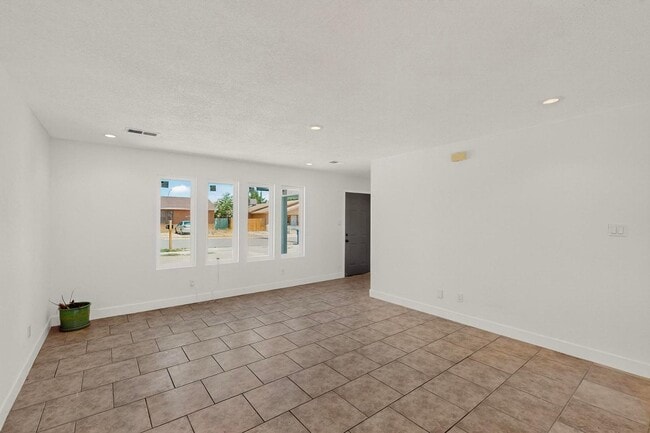 Building Photo - 9218 Alvera Ave SW