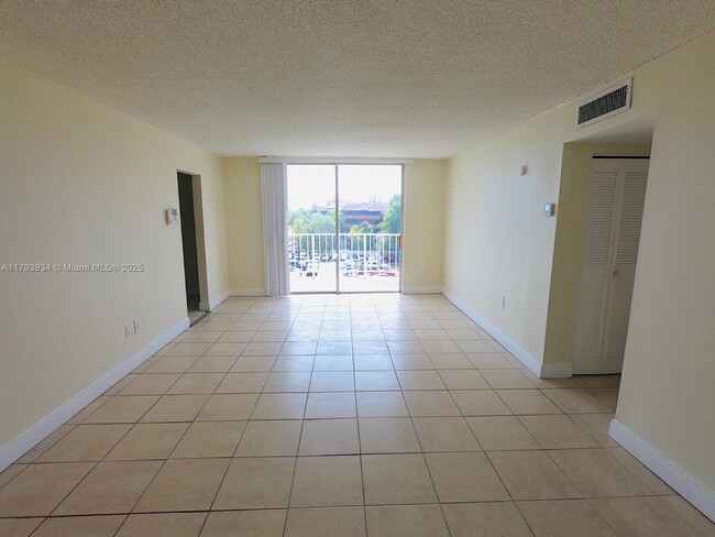 Building Photo - 488 NW 165th St