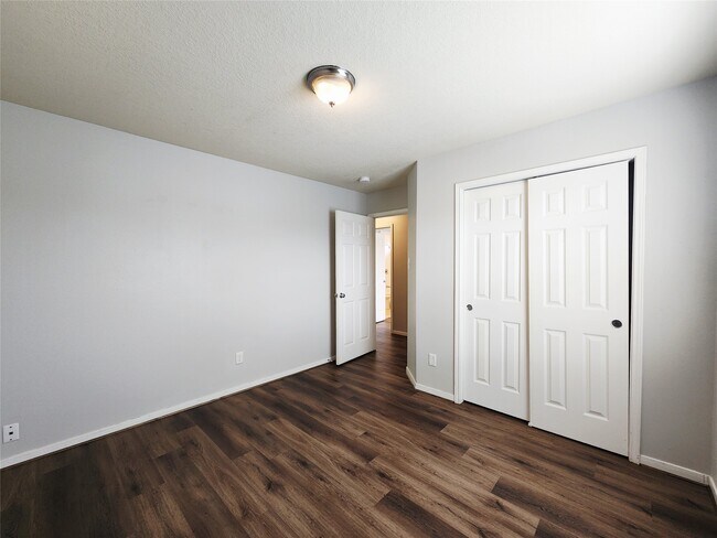 Building Photo - 4075 Mossy Spring Ln