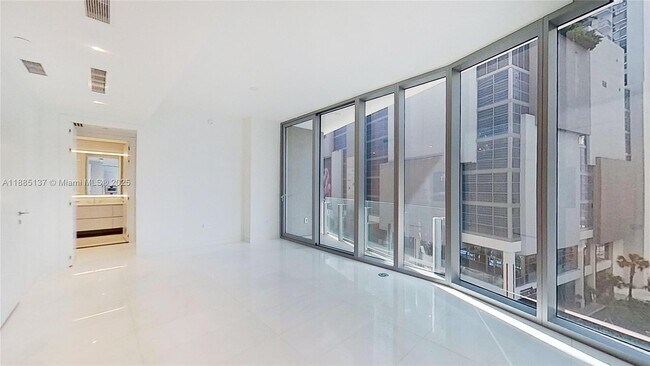Building Photo - 300 Biscayne Blvd Way