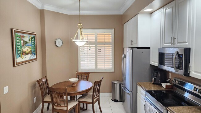 Building Photo - 35 Harbour Isle Dr W