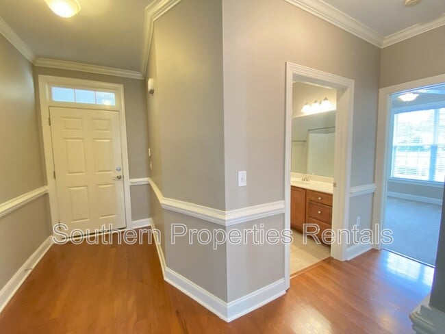 Building Photo - 411 Gallery Dr