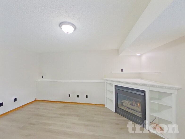 Building Photo - 1503 Palomino Trail