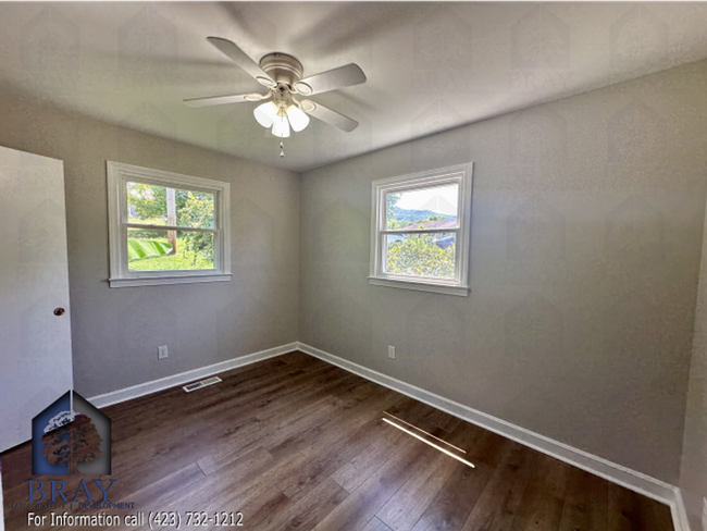 Building Photo - One level living with scenic views