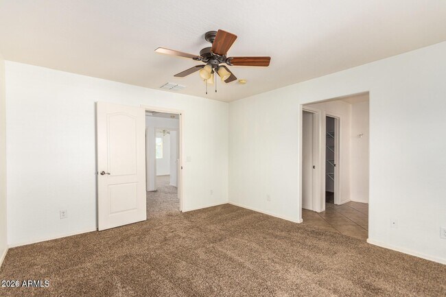 Building Photo - 4334 E Carla Vista Dr