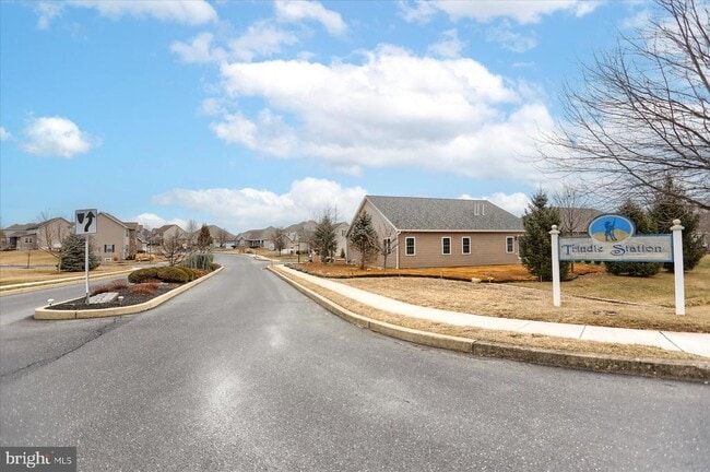 Building Photo - 51 Franklin Dr