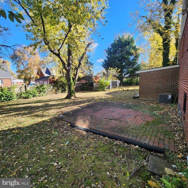 Building Photo - 6512 Hansford St