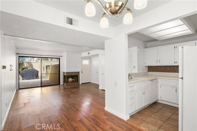 Building Photo - 25712 Le Parc