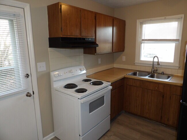 Building Photo - 115 Potomac Ct