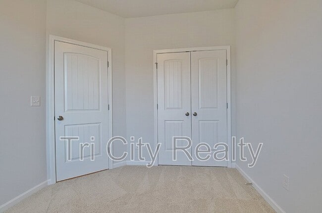 Building Photo - 250 Cobalt Dr