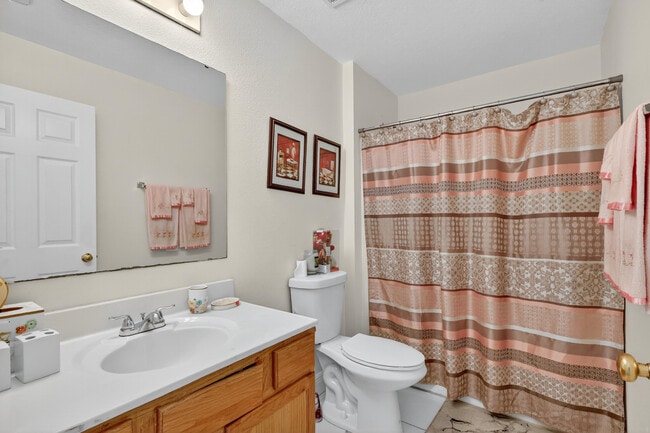 Building Photo - 1676 SW Mackey Ave