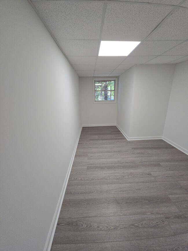 Building Photo - 5034 Laurel Bridge Dr SE