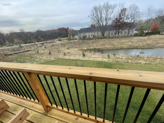 Building Photo - 1304 Legend Dr