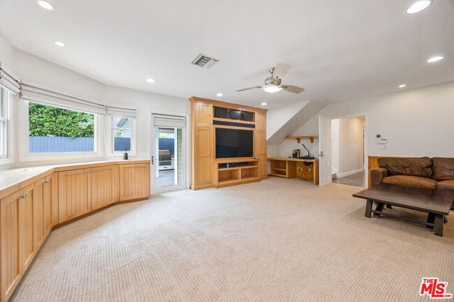 Building Photo - 12722 Halkirk St