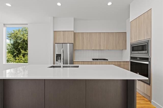 Building Photo - 4210 Delano Pl