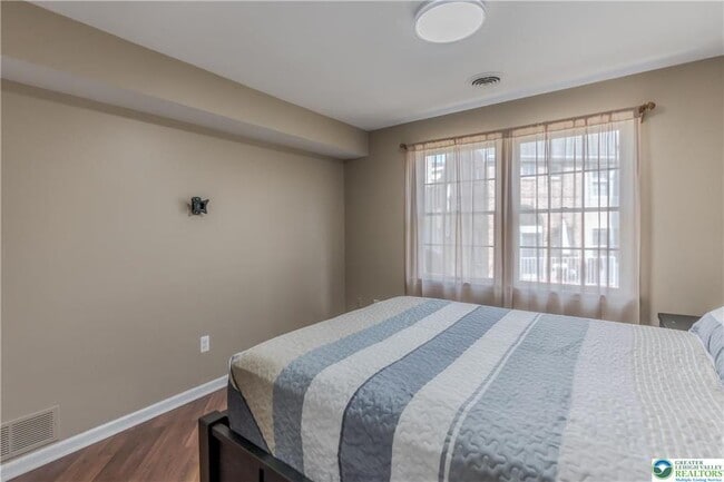 Building Photo - 3418 Park Pl