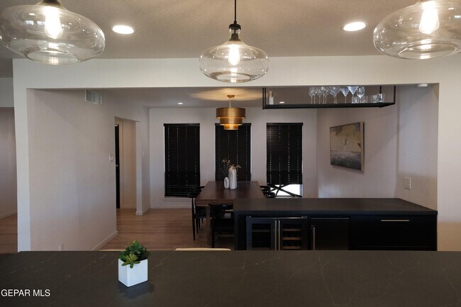 Building Photo - 9001 Lait Dr