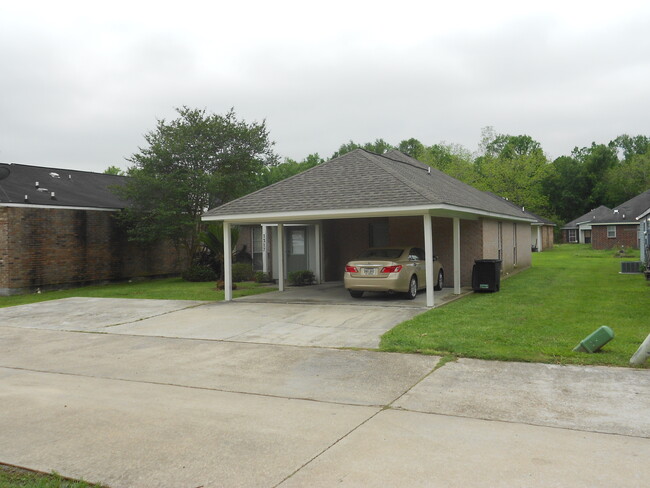 Building Photo - 1317 Harwich Dr