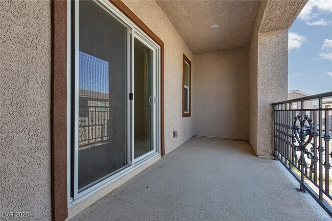Building Photo - 2532 Vittora Pointe St