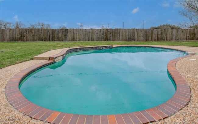 Building Photo - 2538 Knights Cir