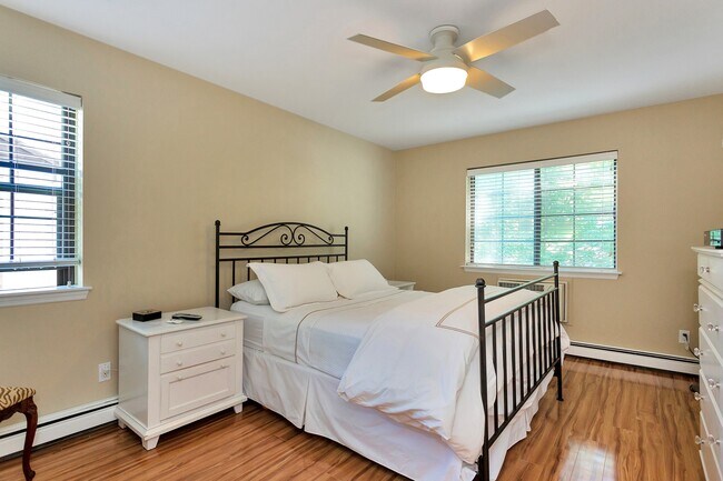 Building Photo - 24 Foxwood Cir