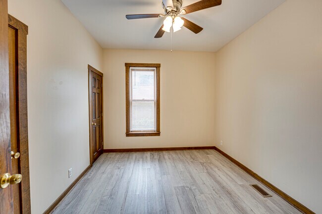 Building Photo - 451 Marion Ave