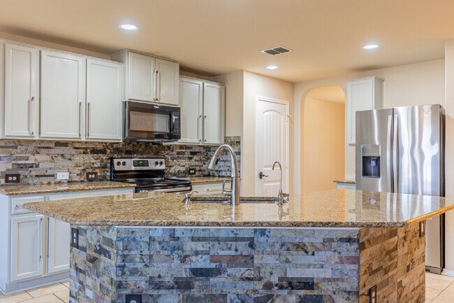 Building Photo - 1744 Emerald Edge