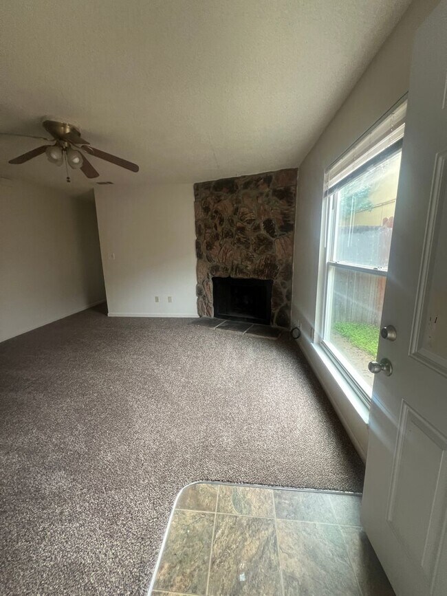 Building Photo - 9365 Camada Ct