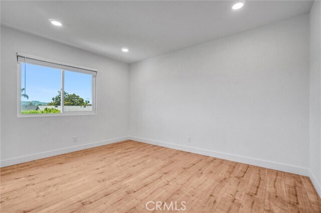 Building Photo - 4942 E Glenview Ave