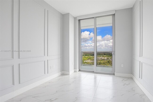 Building Photo - 2000 Metropica Wy