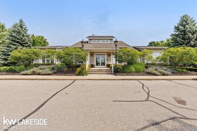 Building Photo - 45626 Stadler St